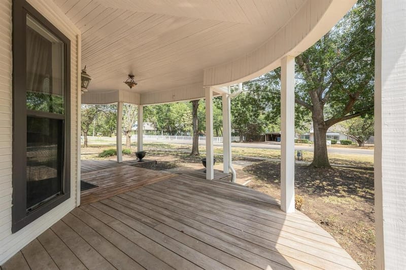 605 S Bond Street, Whitewright TX 75491 - Photo 3