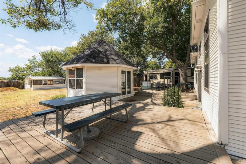 605 S Bond Street, Whitewright TX 75491 - Photo 34