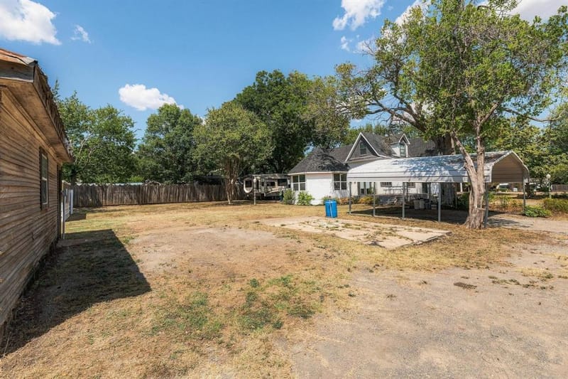 605 S Bond Street, Whitewright TX 75491 - Photo 38