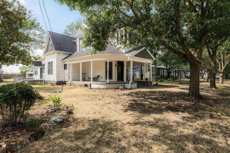 605 S Bond Street, Whitewright TX 75491 - Photo 40