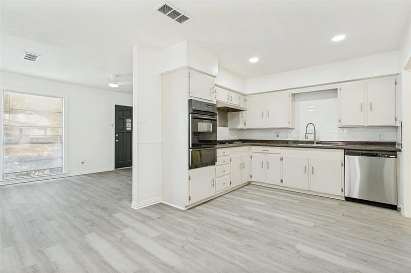 8522 Del Monte Drive, Dallas TX 75217 - Photo 6