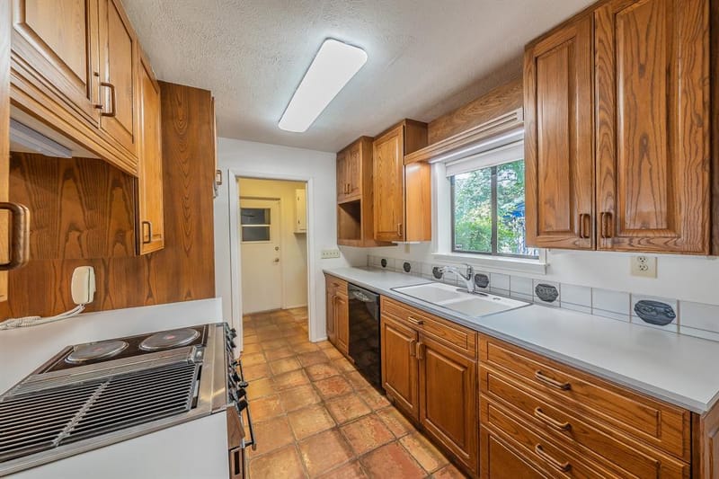 3014 Friendswood Drive, Arlington TX 76013 - Photo 5