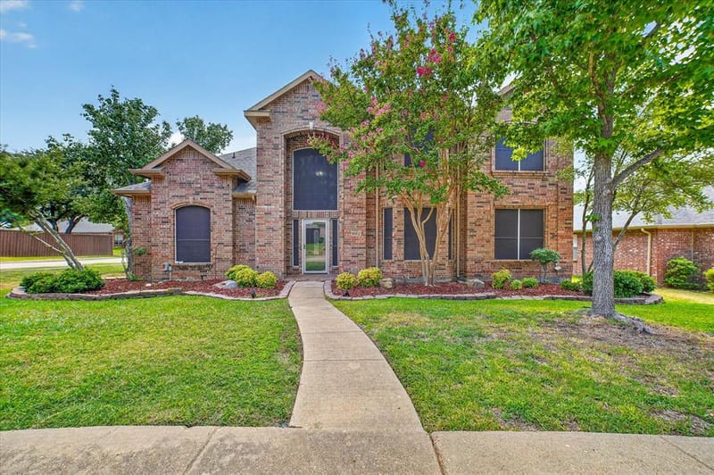5002 Petersburg Drive, Rowlett TX 75088