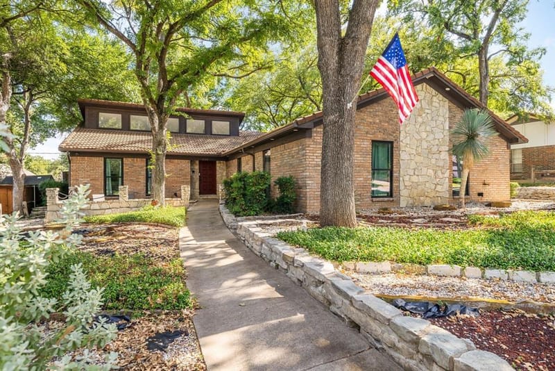 1100 Wayland Drive, Arlington TX 76012
