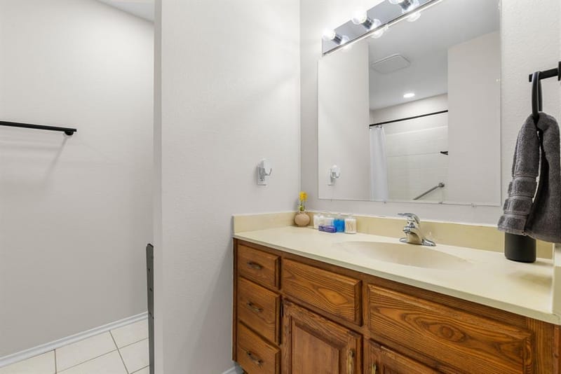 1100 Wayland Drive, Arlington TX 76012 - Photo 18