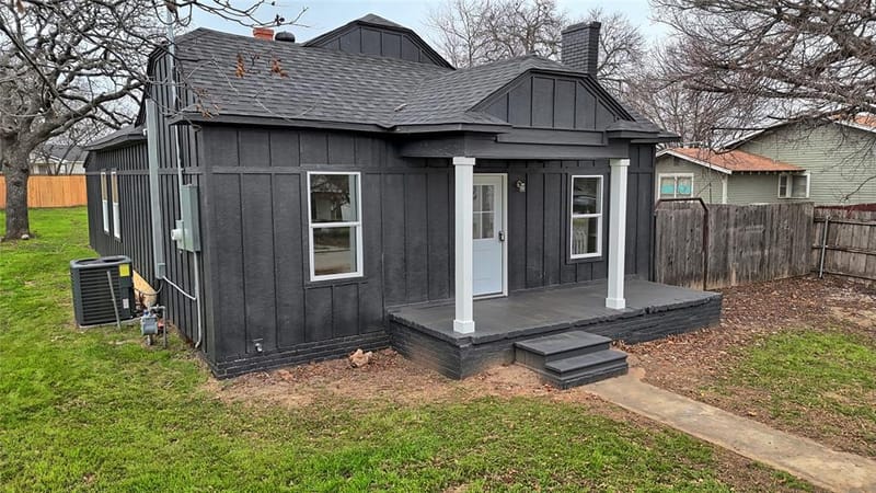 307 Fannin Street, Nocona TX 76255 - Photo 2