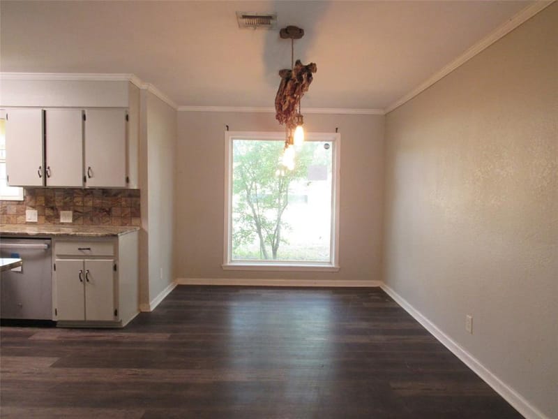 208 Opal Street, Hewitt TX 76643 - Photo 9