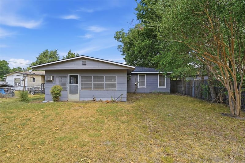 408 E Park Avenue, Sherman TX 75090 - Photo 31