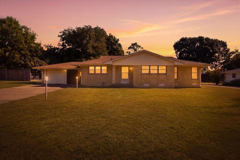 1713 E Mildred Street, Sherman TX 75090