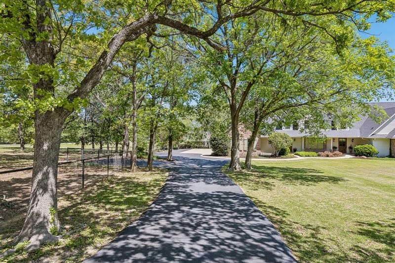 111 Stonecrest Road, Argyle TX 76226 - Photo 2