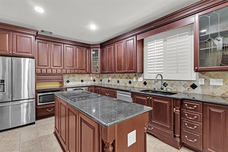 1119 Shadow Lakes Boulevard, Allen TX 75002 - Photo 6