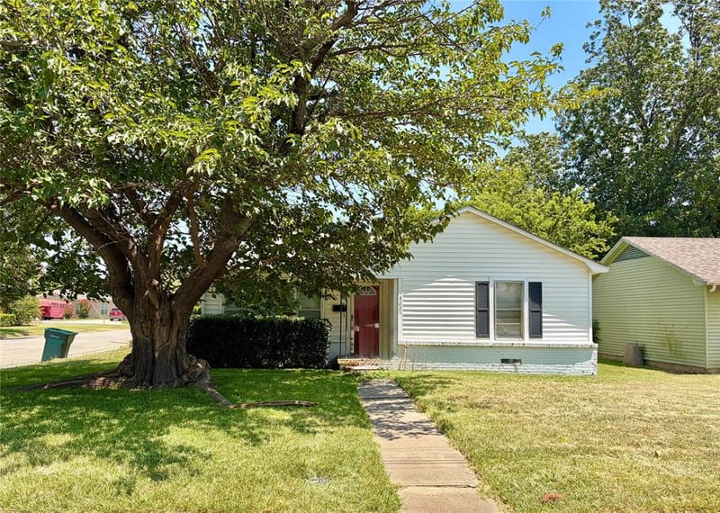 2225 N Shannon Street, Sherman TX 75092