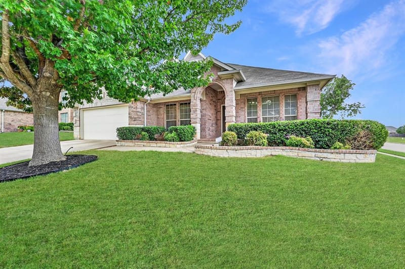 14 Lucas Lane, Edgecliff Village TX 76134