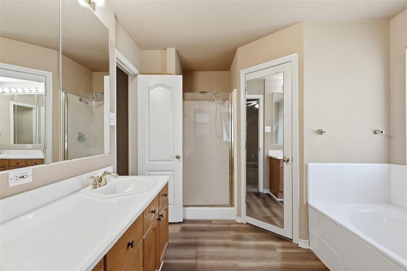 1507 Saddle Creek Court, Granbury TX 76048 - Photo 13