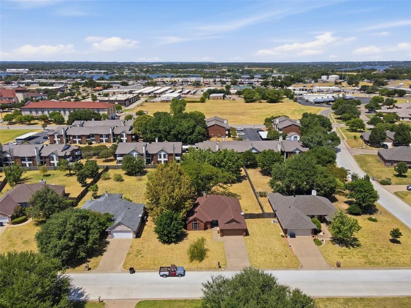 1507 Saddle Creek Court, Granbury TX 76048 - Photo 30