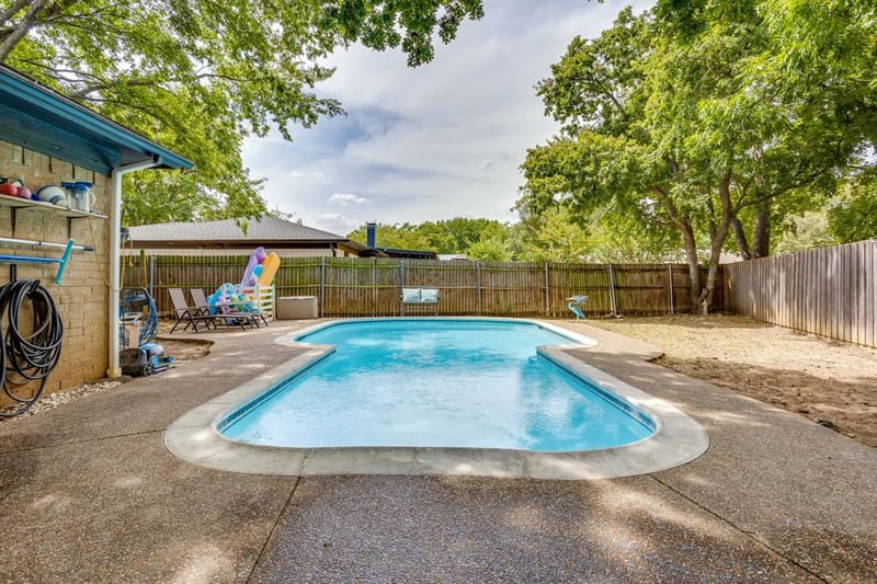 435 SE Gardens Boulevard, Burleson TX 76028 - Photo 32