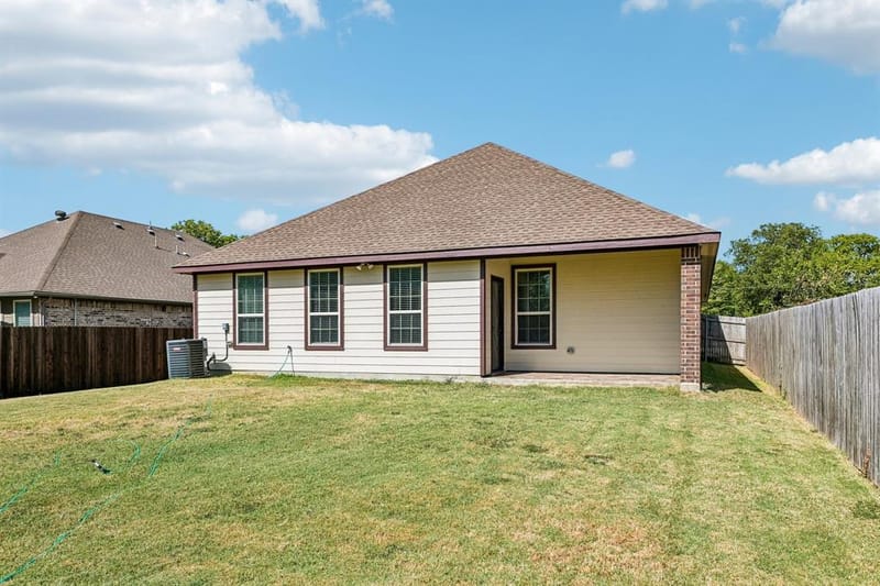 1918 Avenue D, Grand Prairie TX 75051 - Photo 27