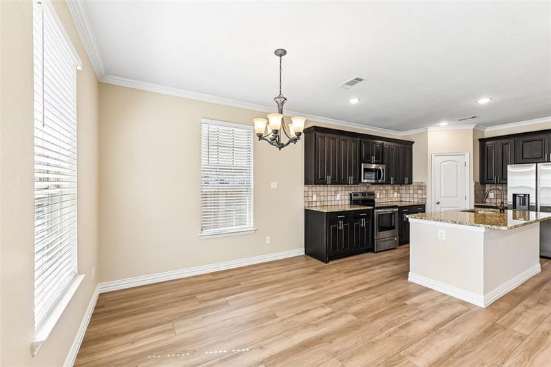 1918 Avenue D, Grand Prairie TX 75051 - Photo 6