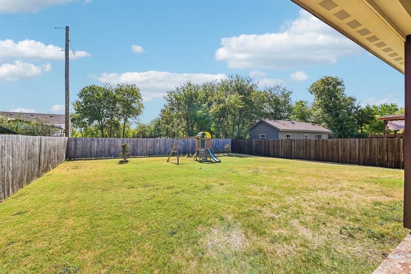 1918 Avenue D, Grand Prairie TX 75051 - Photo 26