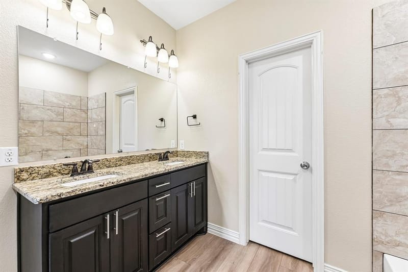 1918 Avenue D, Grand Prairie TX 75051 - Photo 24