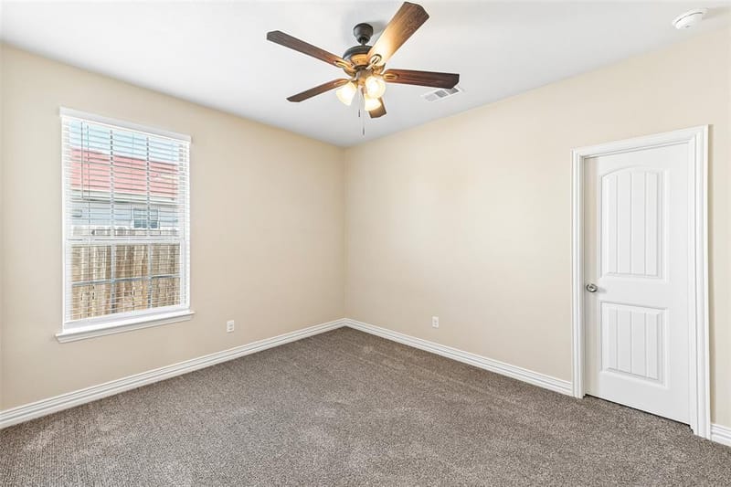 1918 Avenue D, Grand Prairie TX 75051 - Photo 15