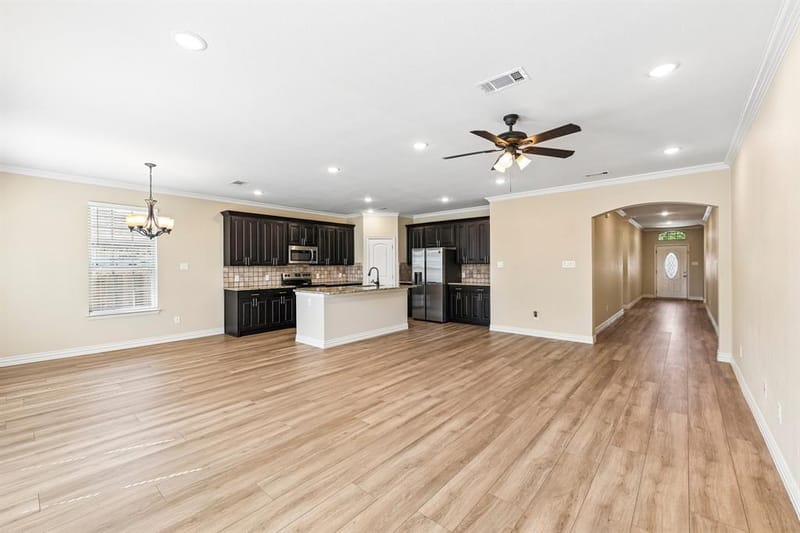 1918 Avenue D, Grand Prairie TX 75051 - Photo 4