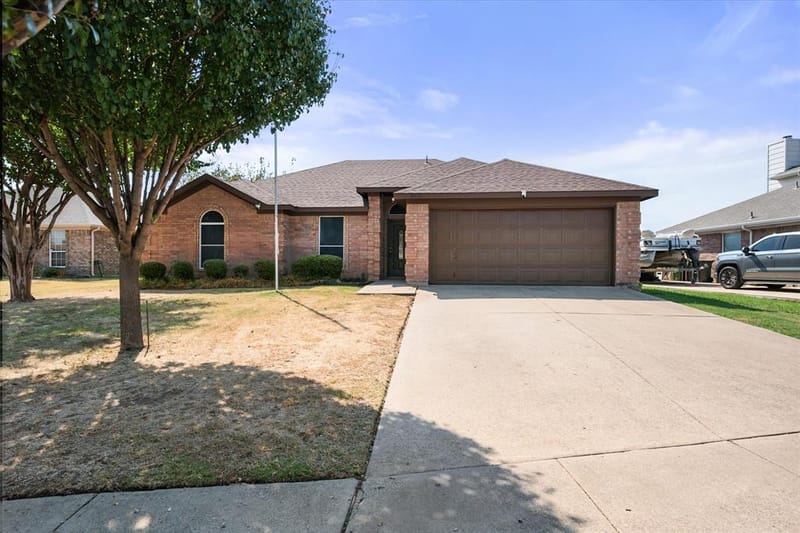 8031 Blue Duck Trail, Arlington TX 76002