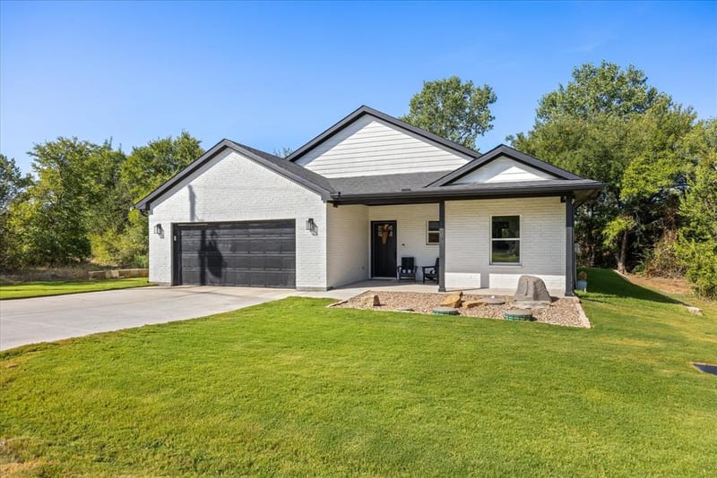 5507 Stonegate Circle, Granbury TX 76048 - Photo 32