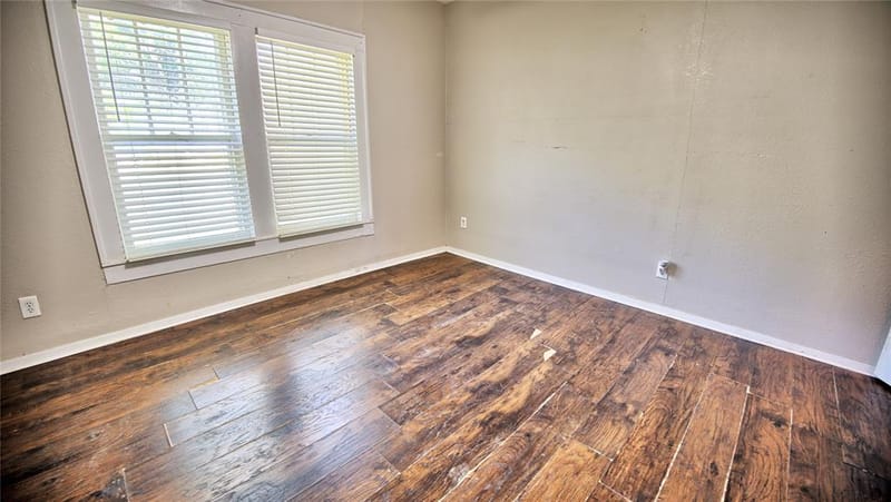 301 W Howell Street, Saint Jo TX 76265 - Photo 6