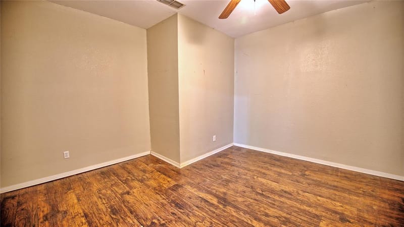 301 W Howell Street, Saint Jo TX 76265 - Photo 7