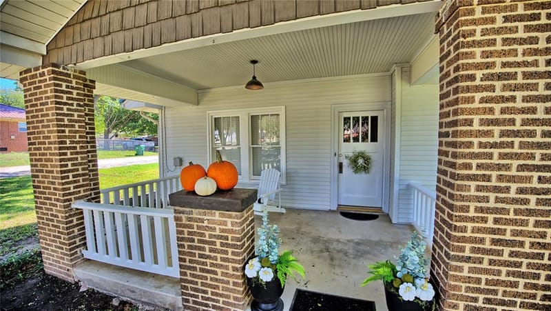 301 W Howell Street, Saint Jo TX 76265 - Photo 19