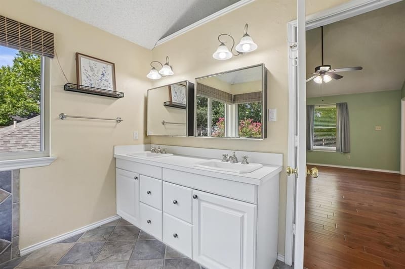 3231 Summerfield Drive, Grapevine TX 76051 - Photo 20