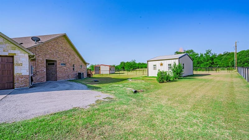 3609 Farm Land Court, Granbury TX 76048 - Photo 30
