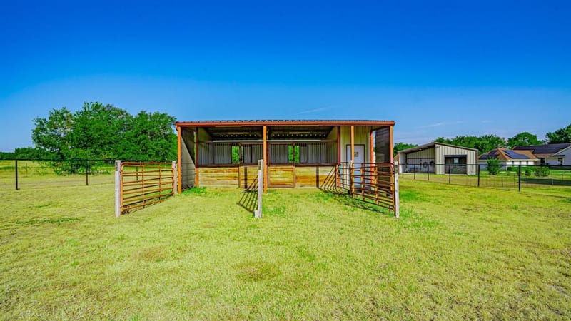 3609 Farm Land Court, Granbury TX 76048 - Photo 34
