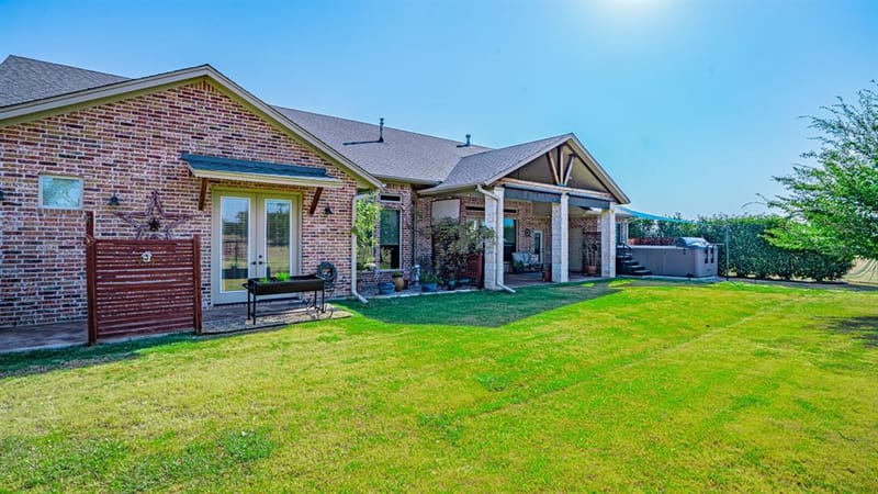 3609 Farm Land Court, Granbury TX 76048 - Photo 37