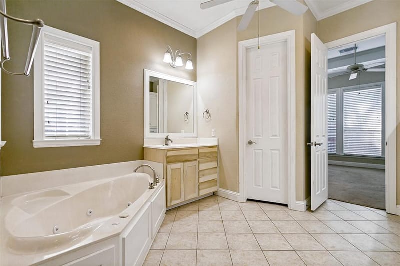 513 Dooley Court, Grapevine TX 76051 - Photo 16