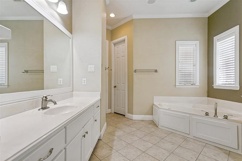 513 Dooley Court, Grapevine TX 76051 - Photo 15