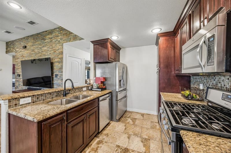 206 King George Way, Ponder TX 76259 - Photo 5