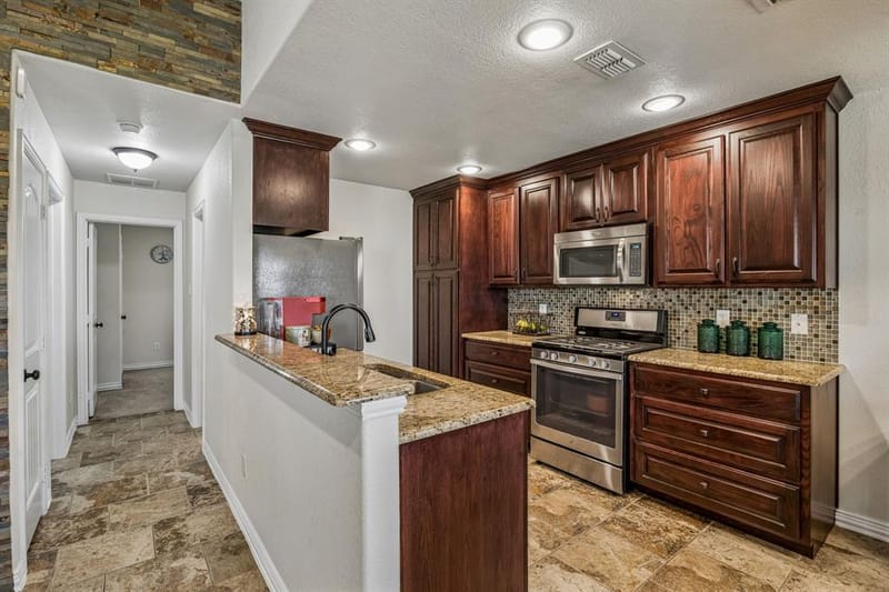 206 King George Way, Ponder TX 76259 - Photo 4