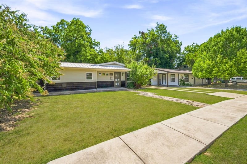 5881 Tracyne Drive, Westworth Village TX 76114 - Photo 3