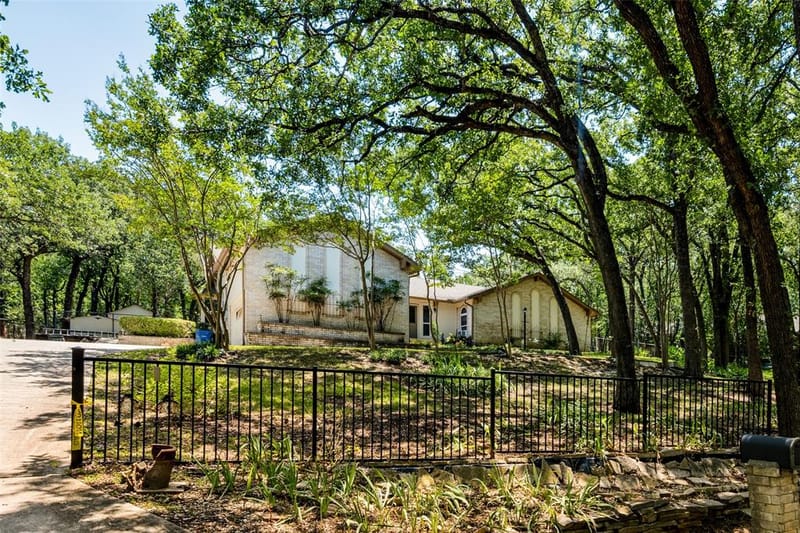 3014 Idlecreek Drive, Dalworthington Gardens TX 76016 - Photo 2