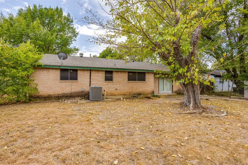 312 NW Wintercrest Road, Burleson TX 76028 - Photo 19
