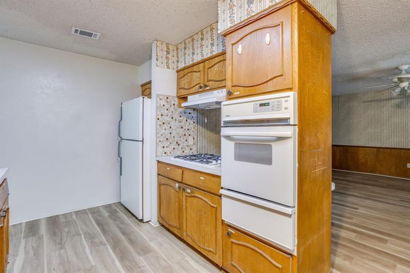 312 NW Wintercrest Road, Burleson TX 76028 - Photo 8