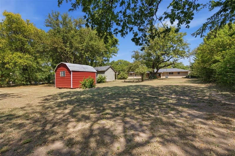 6121 Ten Mile Bridge Road, Fort Worth TX 76135 - Photo 2