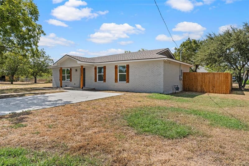 234 Ave E, Lacy Lakeview TX 76705 - Photo 2