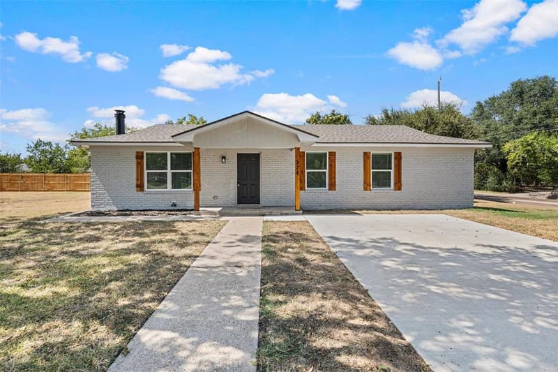 234 Ave E, Lacy Lakeview TX 76705