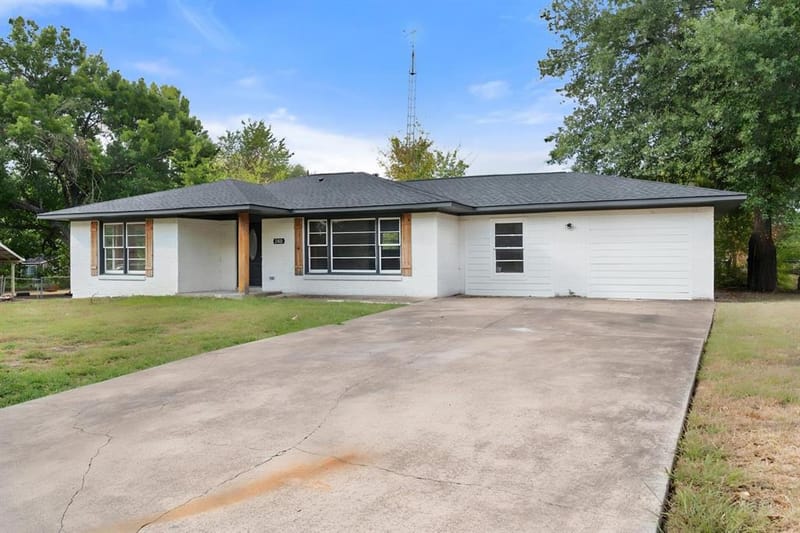 2922 College Circle, Corsicana TX 75110 - Photo 2