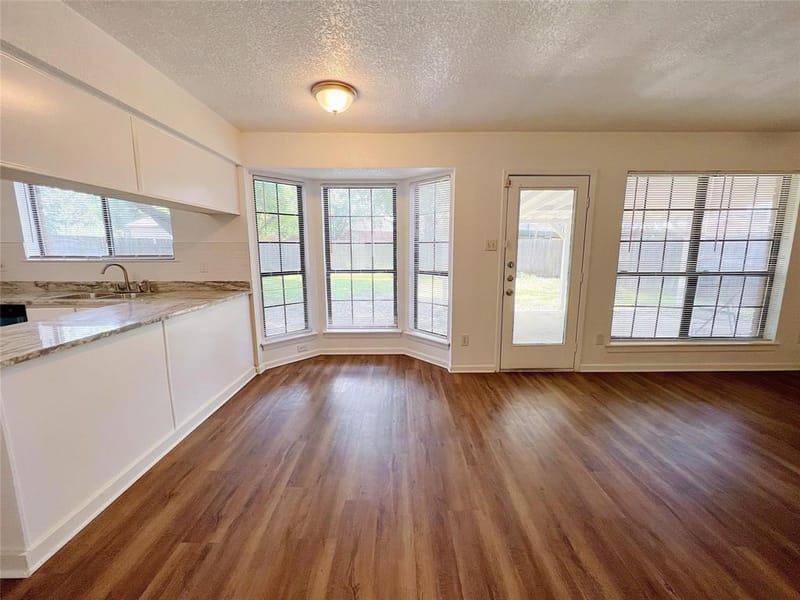 616 Valley Spring Drive, Arlington TX 76018 - Photo 9