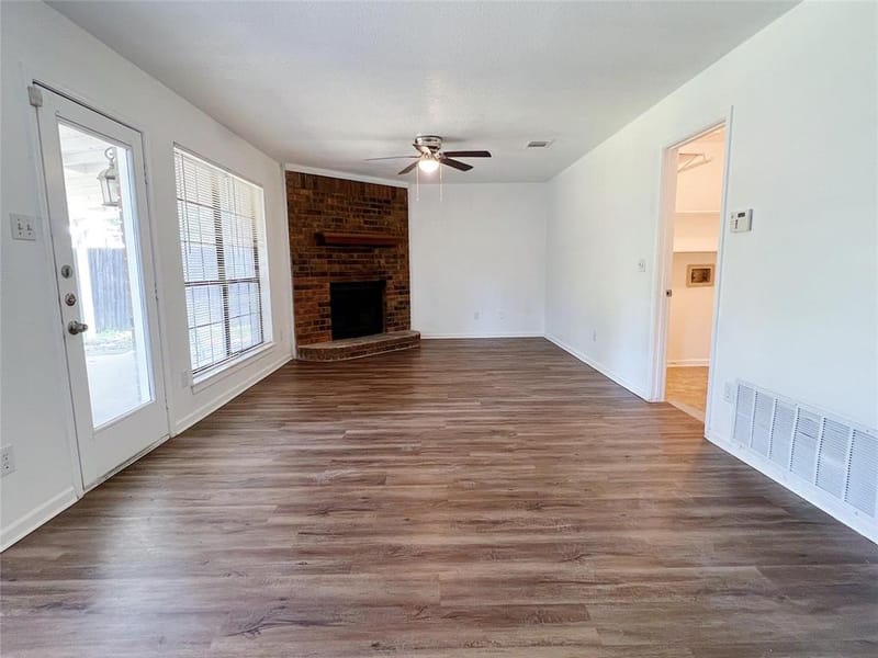 616 Valley Spring Drive, Arlington TX 76018 - Photo 10