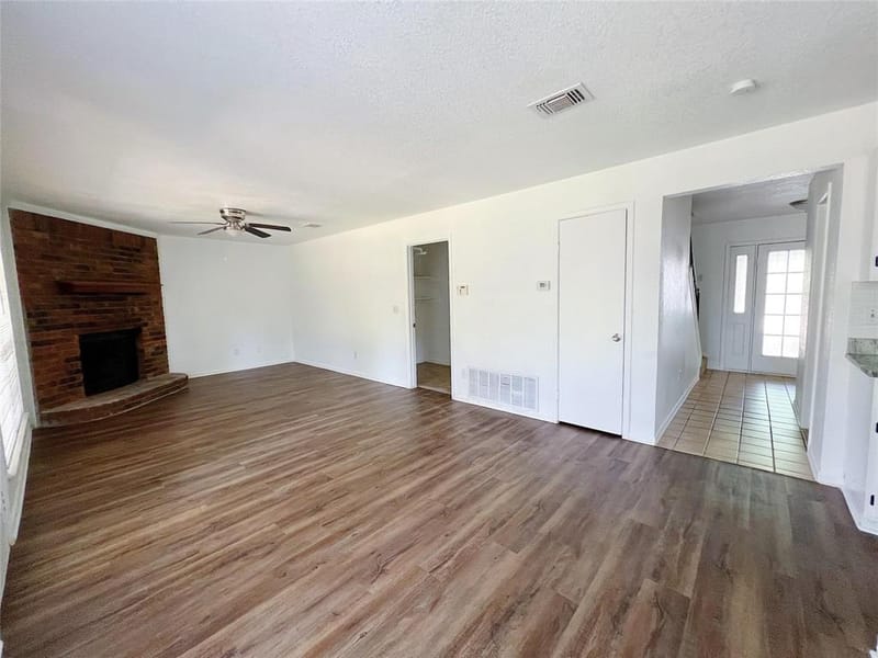 616 Valley Spring Drive, Arlington TX 76018 - Photo 11